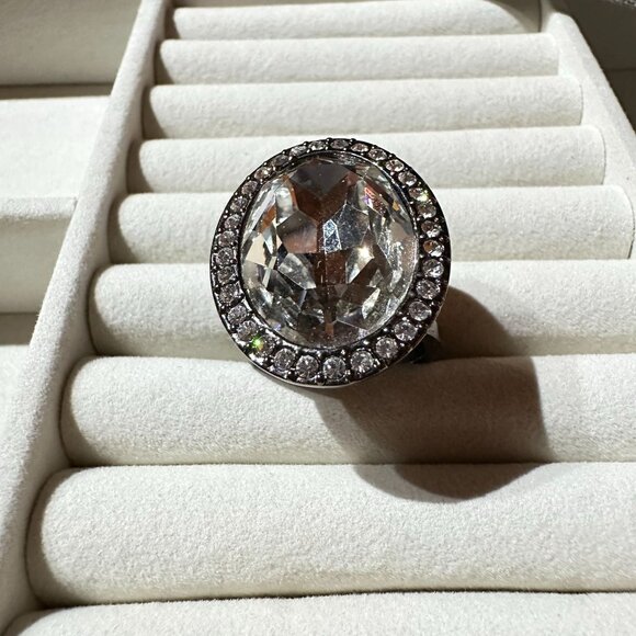 Size 10 Oval-Cut Crystal Statement Ring Hematite Tone Finish & Rhinestone Halo - Picture 4 of 11